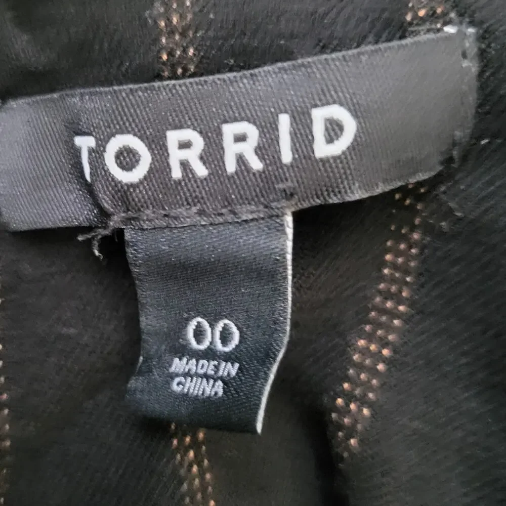 Torrid Pinstripe Crop Blazer Jacket 00 (Equiv Size 8 or M/L) Black Soft